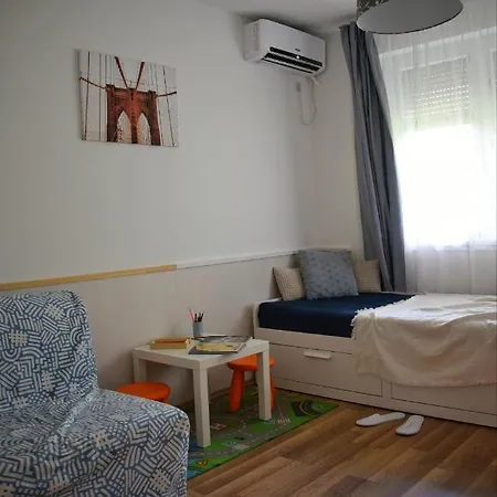 Helikon 32 Apartment *