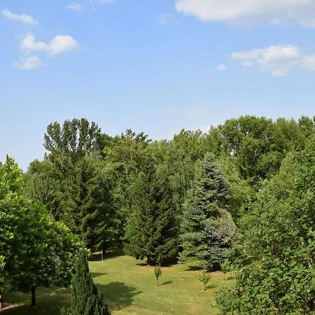 アパート Helikon 32 ケストヘイ