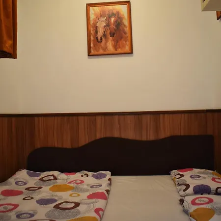 Helikon 32 アパート ケストヘイ