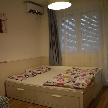 Helikon 32 アパート ケストヘイ