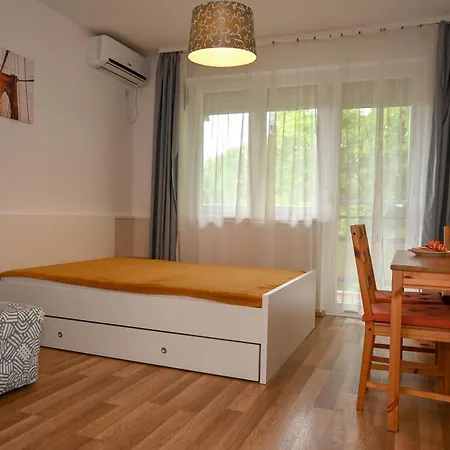 Apartman Helikon 32 *