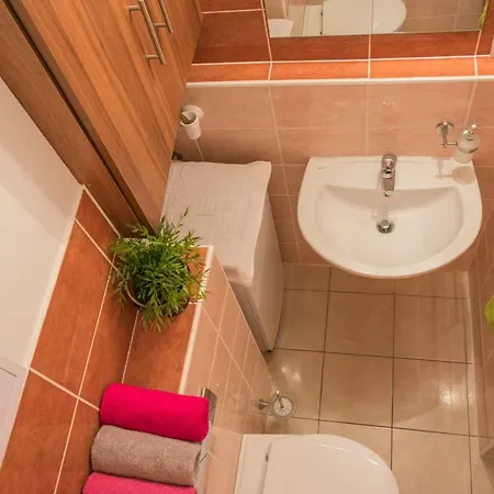 アパート Helikon 32 ケストヘイ